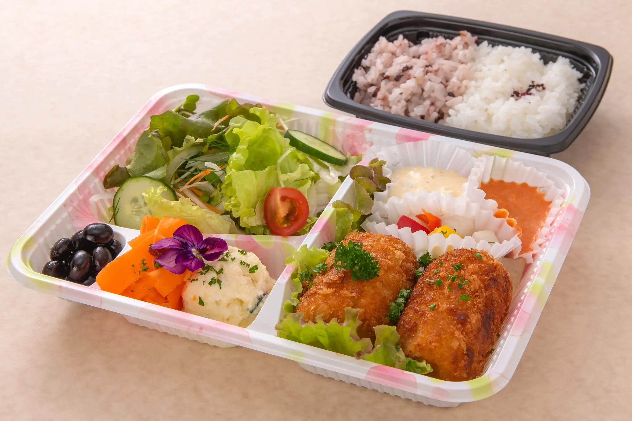 熊本県荒尾市の洋食レストランのカニクリームコロッケ弁当